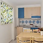 Windmill Bay 4*