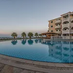 Windmill Bay Apartmanhotel 4*