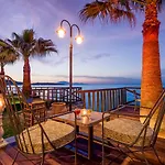 Windmill Bay 4*