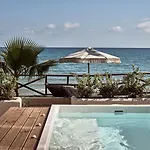 Aparthotel Windmill Bay