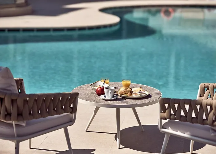 Windmill Bay 4*